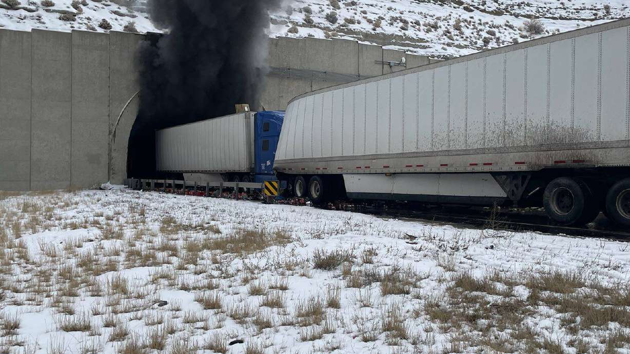 Police investigating fatal crash on I-80 near Green River, Wyoming