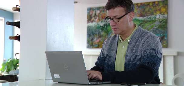 Tips to help save for retirement in your 40s and 50s