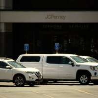 Man accused of spraying Provo mall security guard with tear gas while stealing hoodie