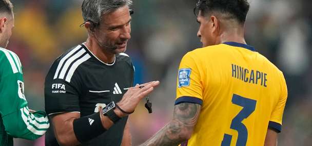 Ecuador's Hincapié becomes the second player sent off for covering his mouth at the World Cup