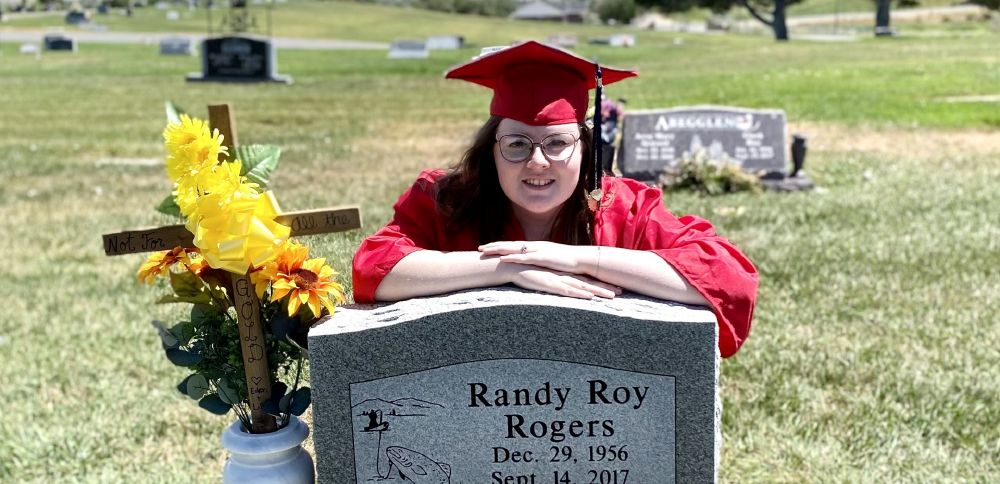 Woman who lost dad to cancer is helping other bereaved children