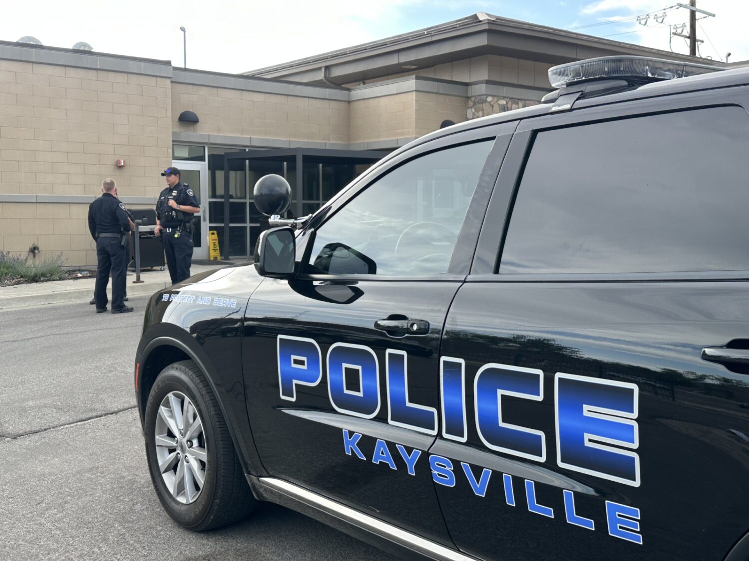 Kaysville police mourn the loss of officer after battle with brain ...
