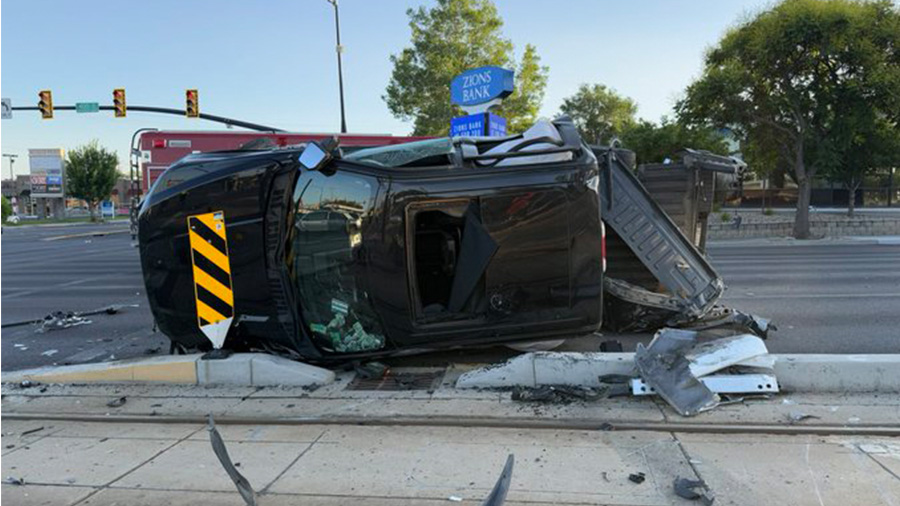 3-car crash causes traffic, TRAX delays in busy downtown SLC ...