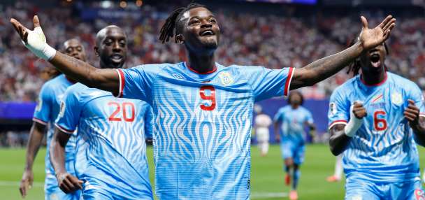 Harry Kane sends England into the round of 16 of the World Cup after 2-1 win against Congo