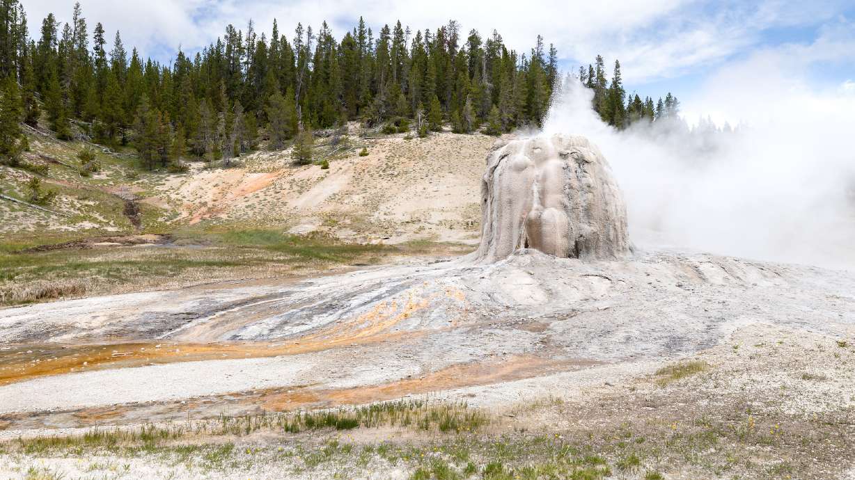 Teen suffers 'significant' thermal burns near popular Yellowstone geyser
