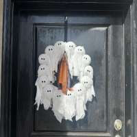 DIY this viral ghost wreath! Here are the supplies and how-to...