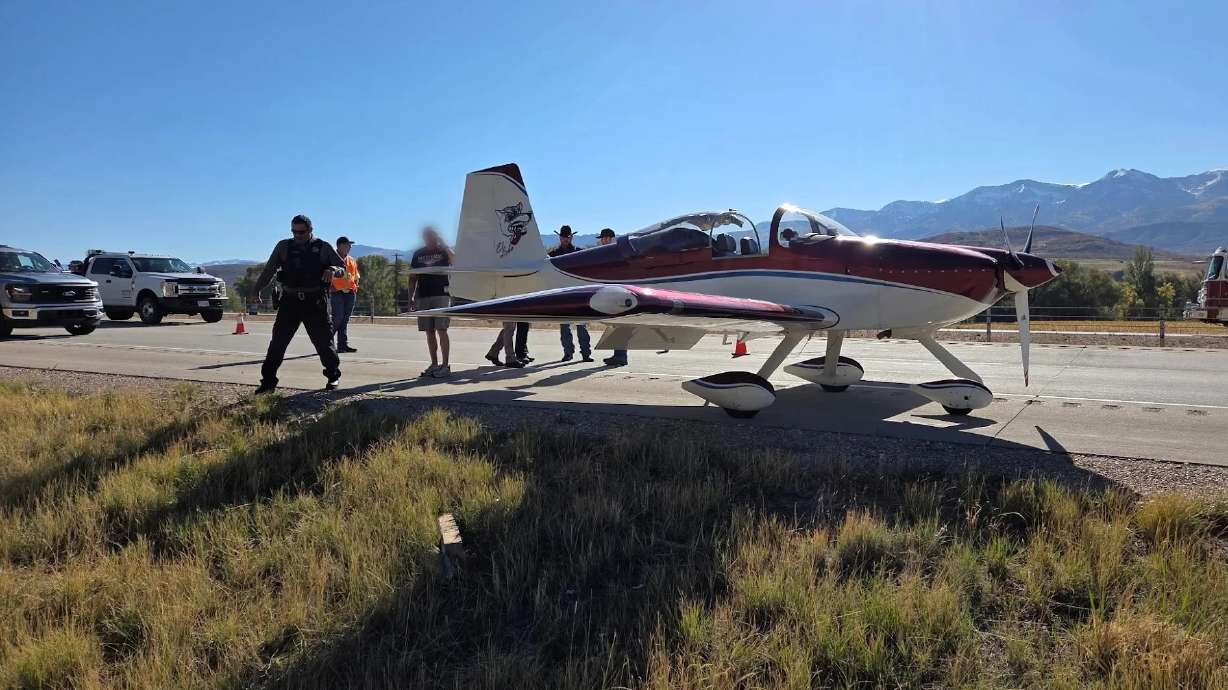 Westbound I-84 shut down after airplane makes emergency landing