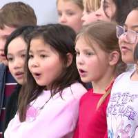 Holiday music connects students and seniors in Salt Lake City