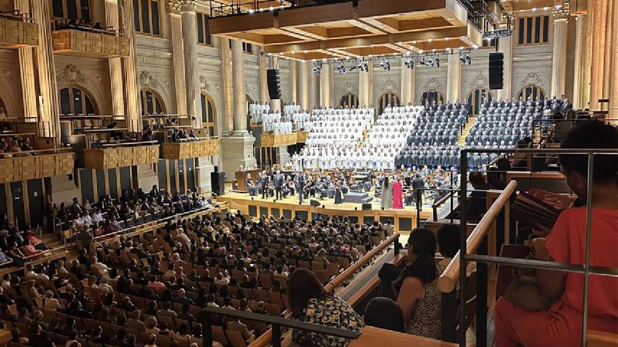 Tabernacle Choir opens São Paulo world tour stop with powerful performance