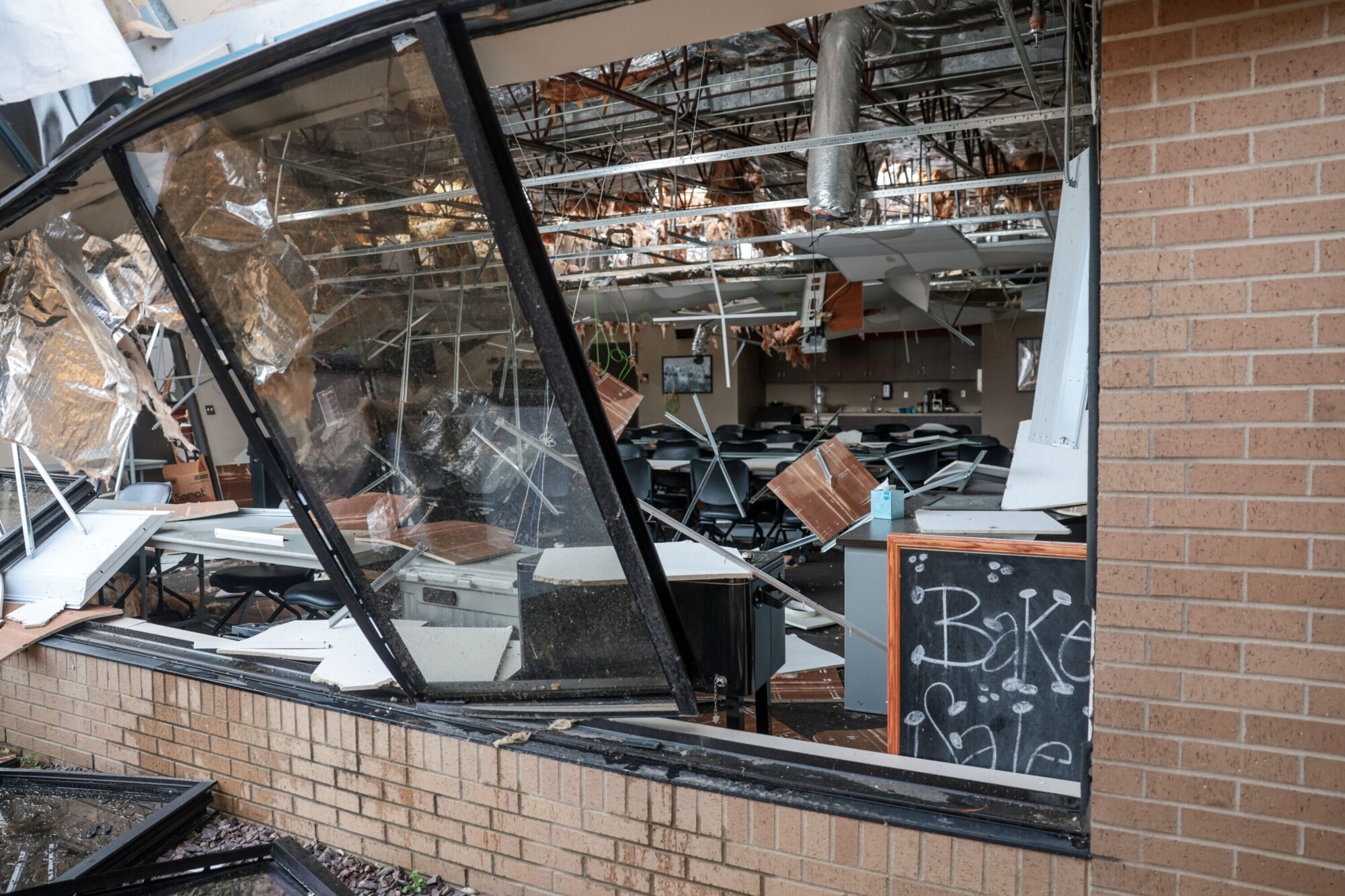 Tornadoes kill 6 people in Michigan and Oklahoma as powerful storms hit nation's midsection