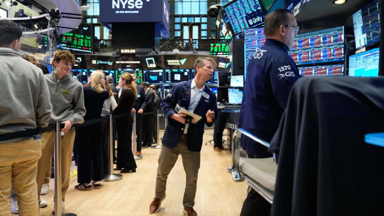 The Dow surges 1,000 points as Wall Street recovers a chunk of its wartime losses