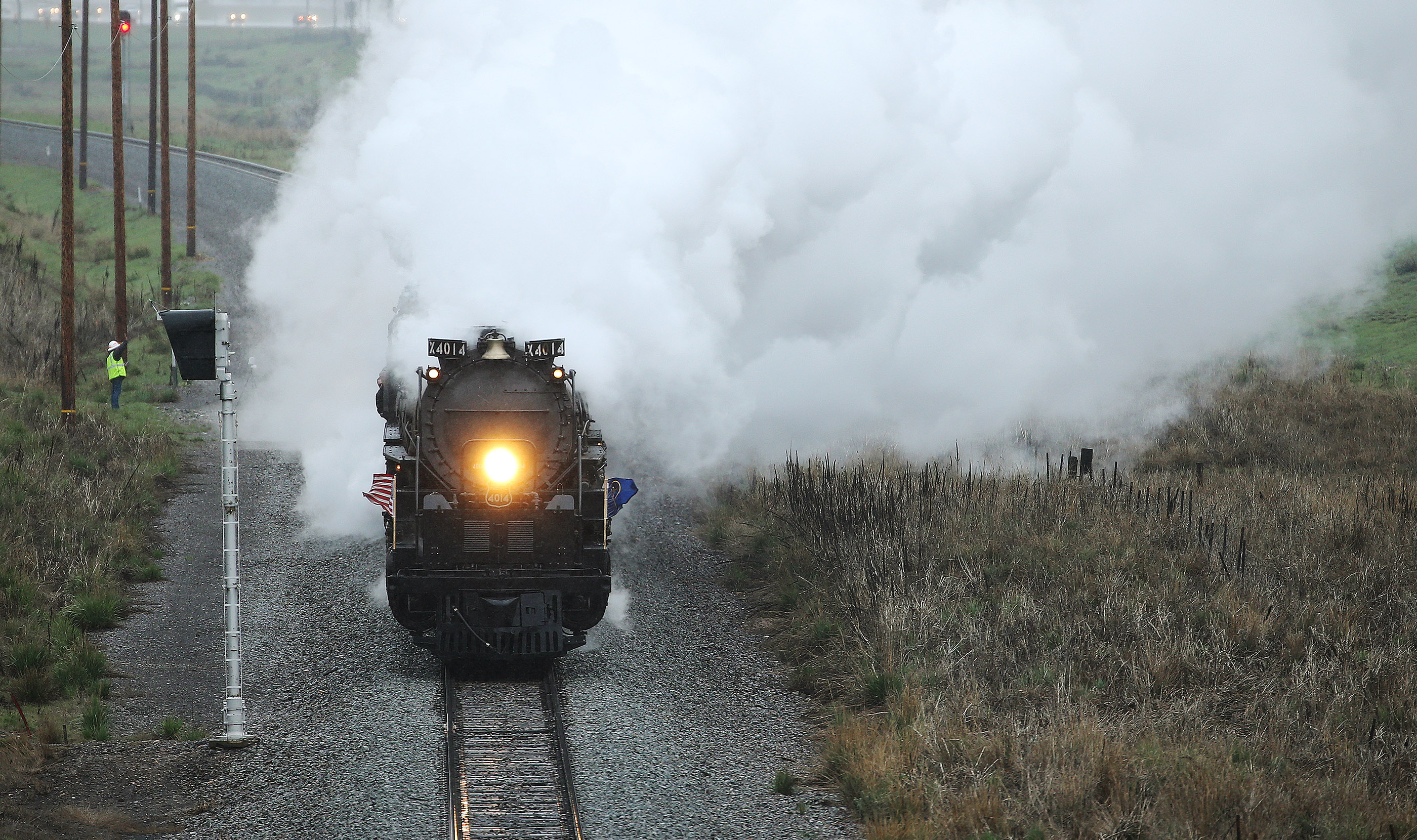 World's largest steam engine rolls through Utah