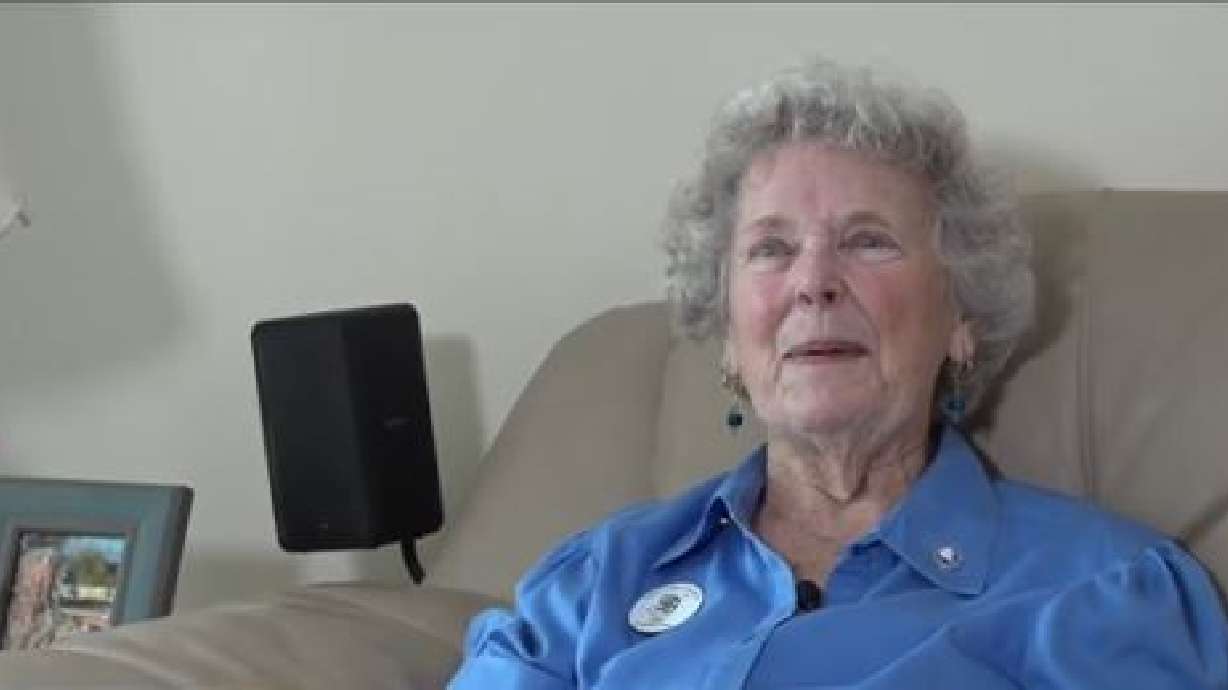 83-year-old pilot breaks barriers, awarded FAA's highest honor