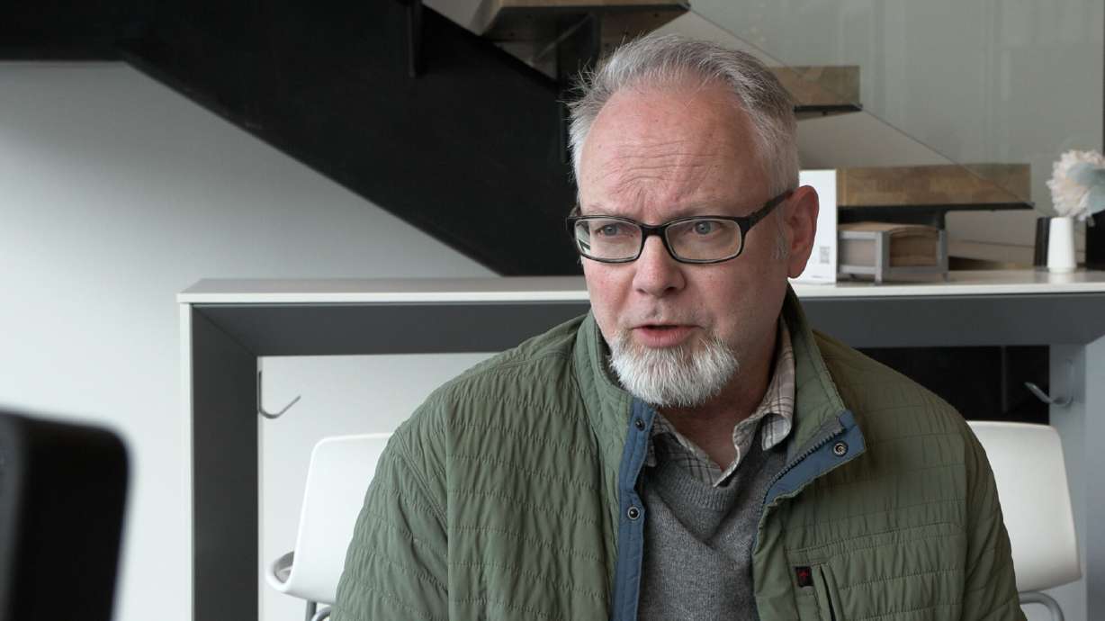 Dr. Robert Davies