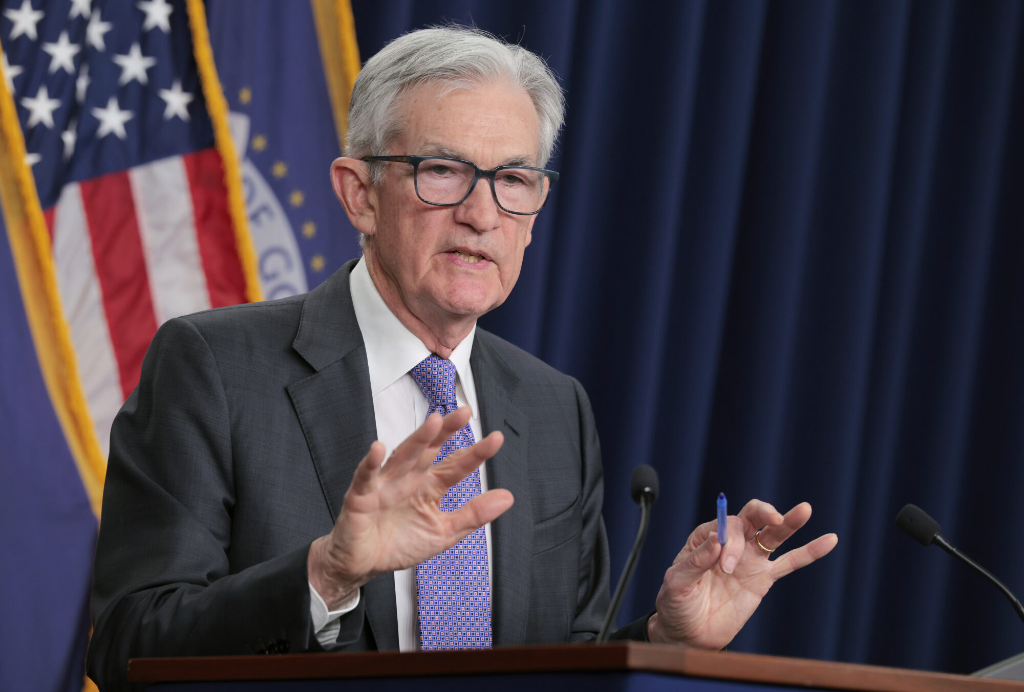 Federal Reserve keeps key rate unchanged even as four officials dissent, most in almost 34 years