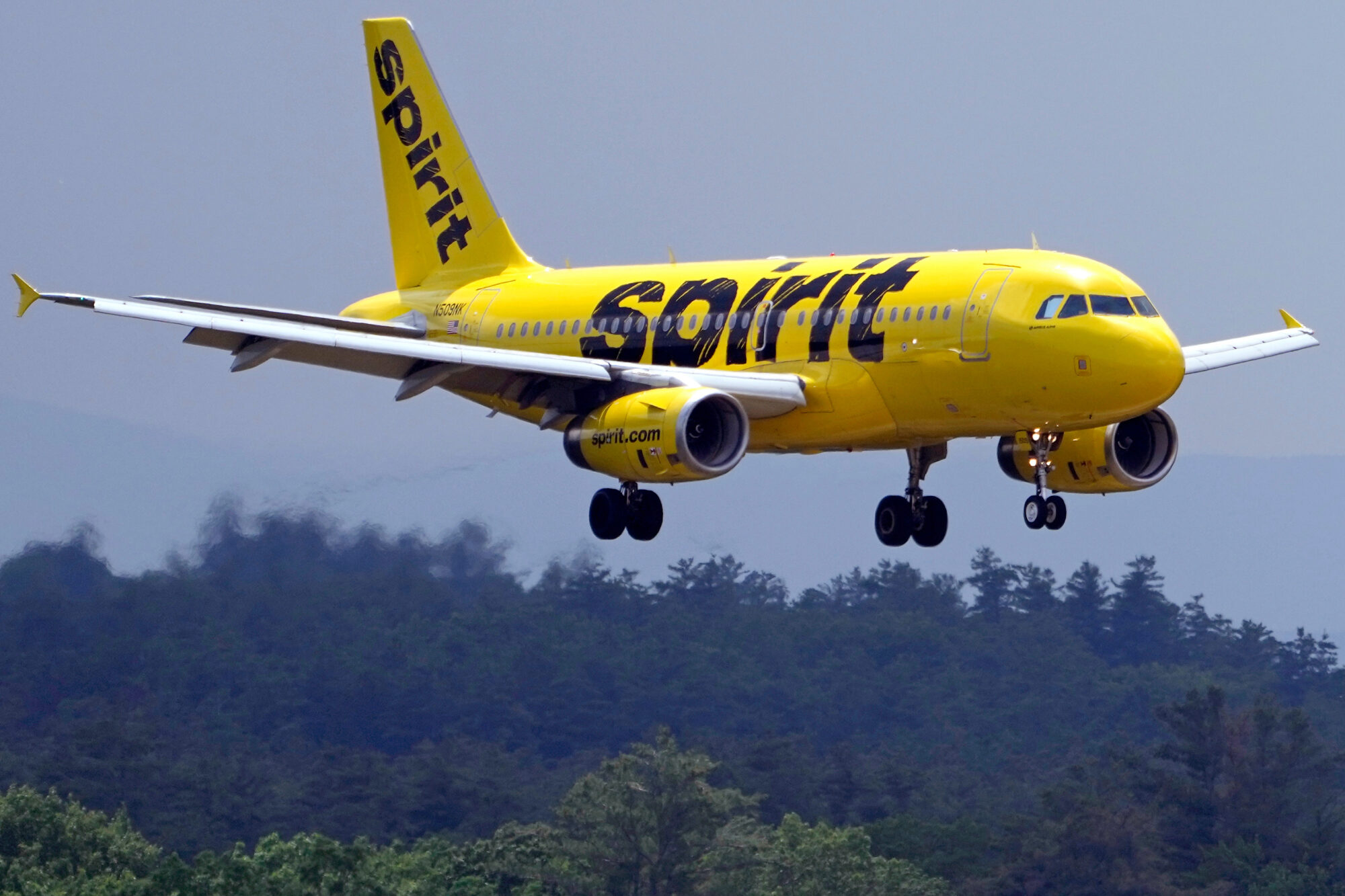 Spirit Airlines says it's going out of business after 34 years and is ending operations immediately