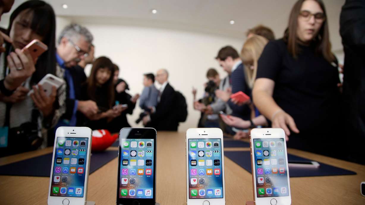 Some iPhone owners could get up to $95 payment after Apple agrees to settle case for $250 million