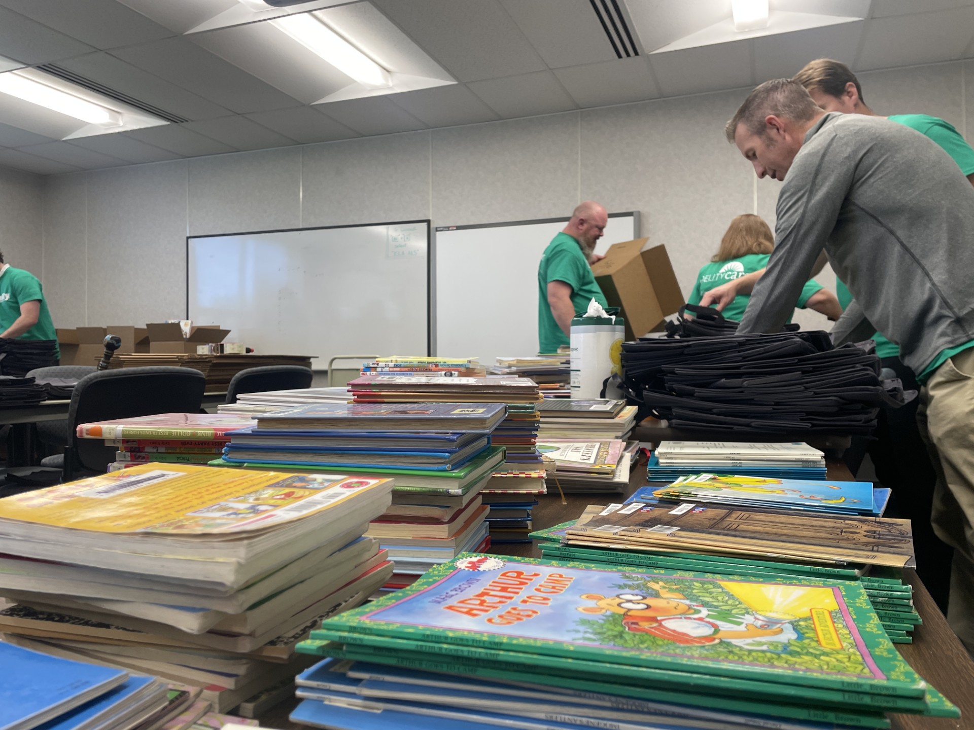Salt Lake City School District redistributes library books to boost summer reading