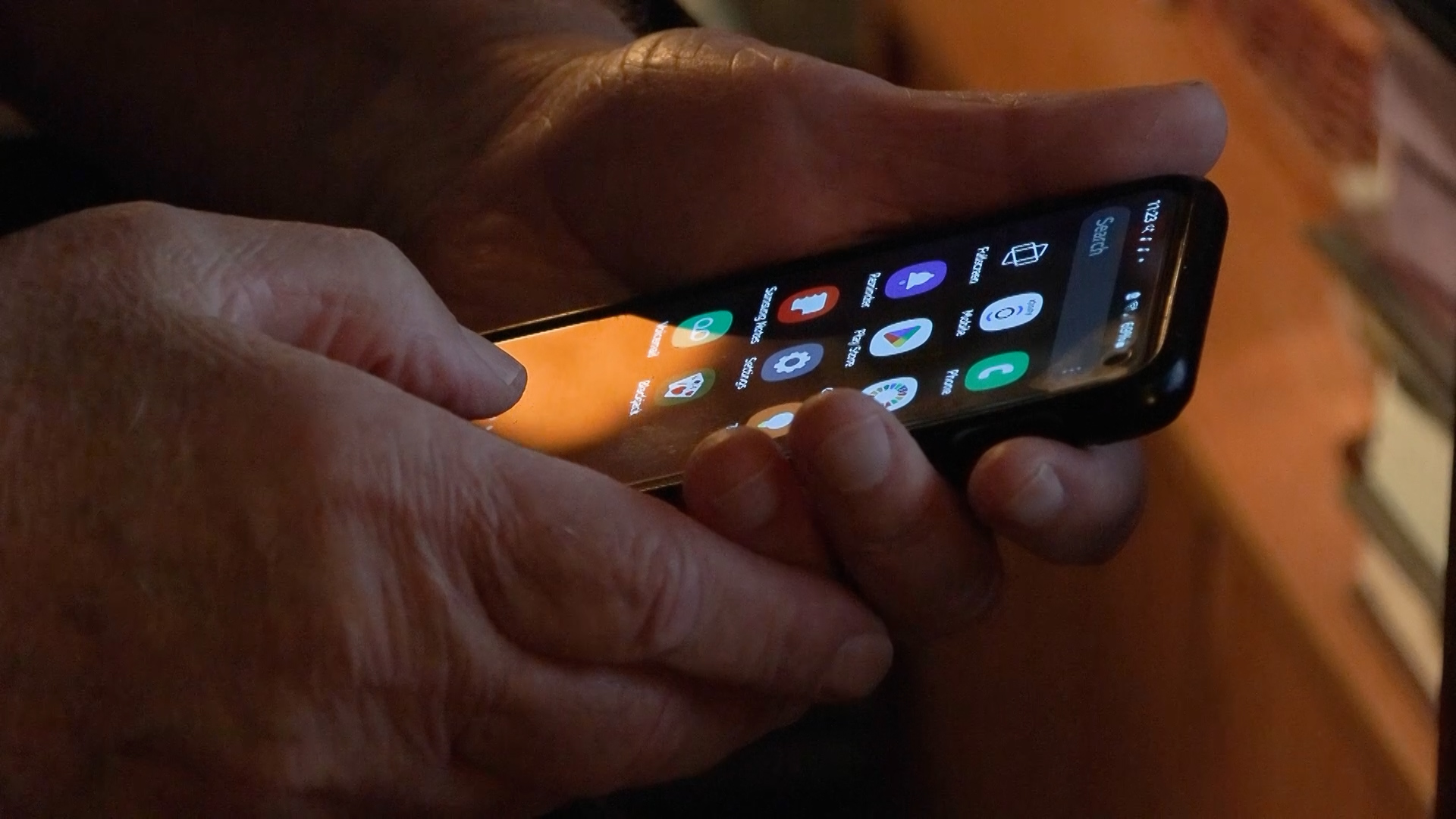 Phone return fraud: Scammers are tricking Utahns into shipping them 'free' iPhones