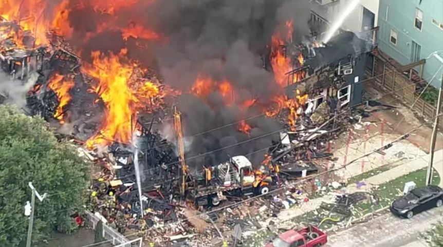 At least 4 hurt after large explosion destroys Dallas apartment ...