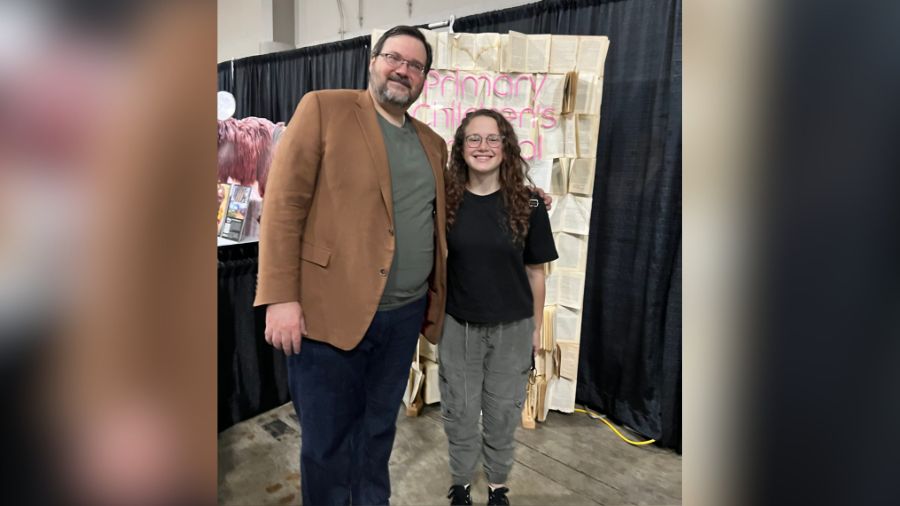 How a teen with dyslexia found her voice at author Brandon Sanderson's Dragonsteel convention