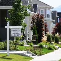 Here's why some sellers are pulling their homes off the market
