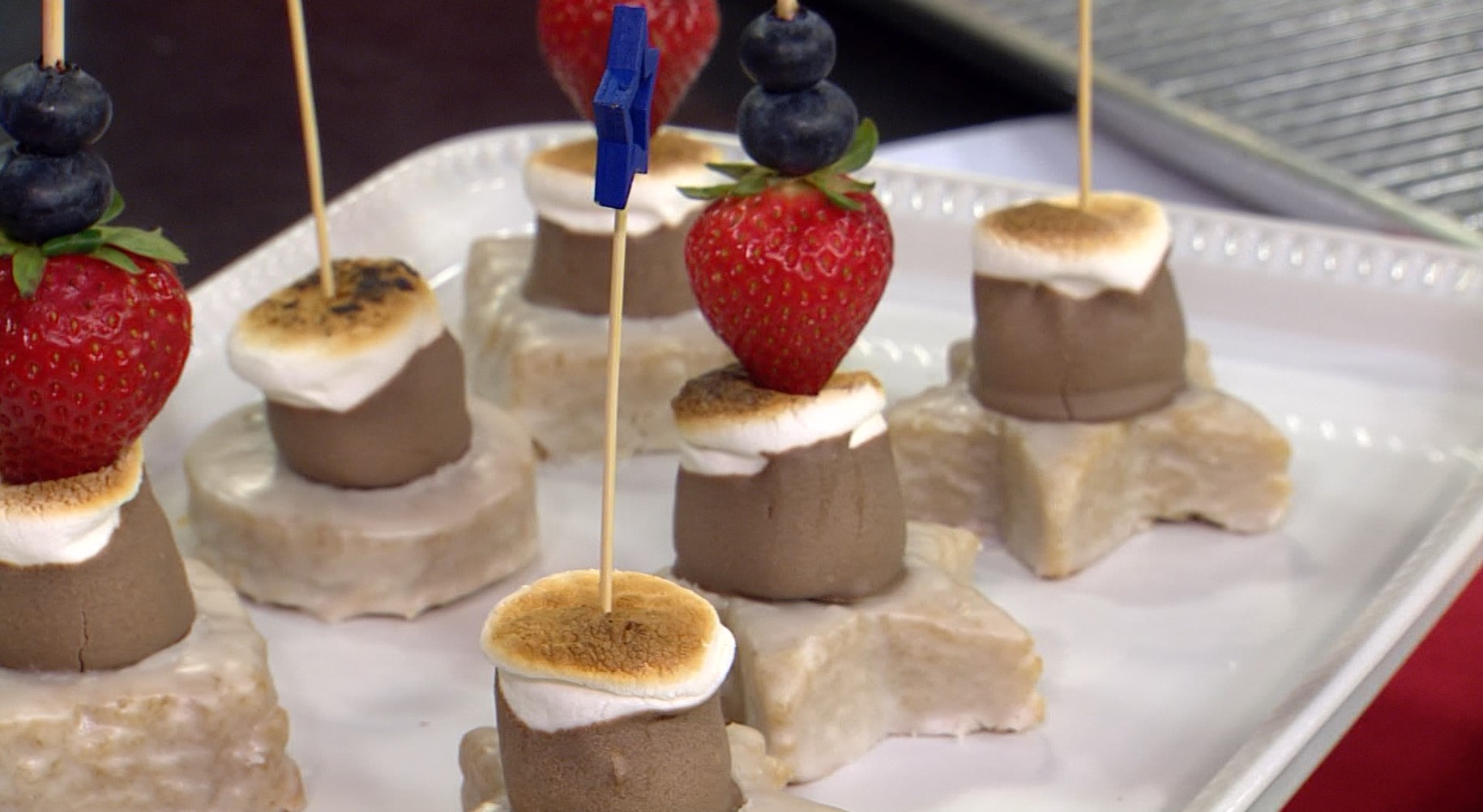 Star-Shaped S'mores Graham Cakes
