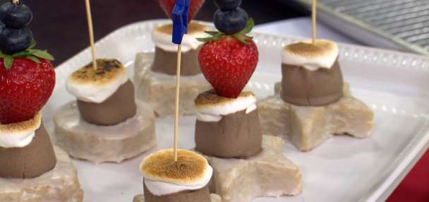 Star-Shaped S'mores Graham Cakes