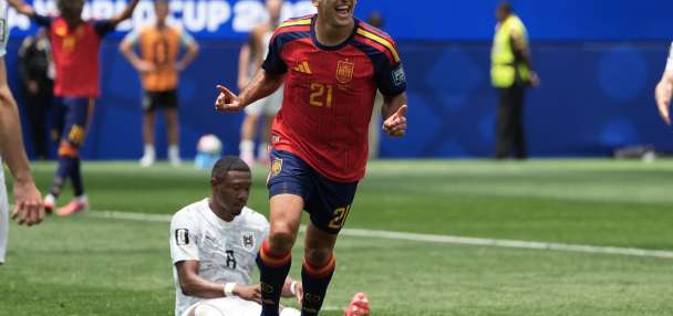 Mikel Oyarzabal's 2 goals send dominant Spain past Austria 3-0 and into round of 16 at the World Cup