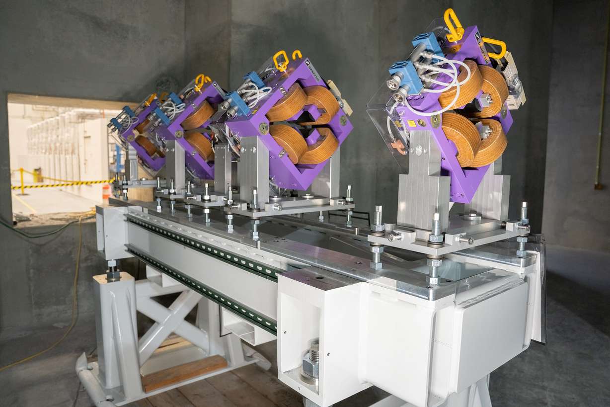 The high energy beam transport (HEBT) is the section of the accelerator that transports the beam from the exit of the drift tube linac (DTL) to the target bays. A careful arrangement of electromagnets – dipoles, quadrupoles, and octupoles – allow Nusano to steer, focus, and shape the beam. The beam travels through a vacuum pipe to one of four target bays, each housing three distinct target stations. This configuration allows Nusano to produce up to 12 isotopes simultaneously by sending beam pulses to the different target stations, each containing a different target.