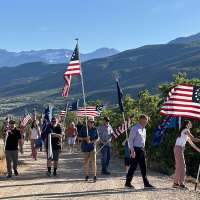 'A real community story': Midway residents honor veterans with 250 flags on Memorial Hill