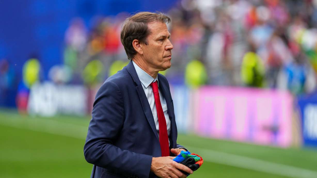 Belgium head coach Rudi Garcia leaves the pitch after a win during the World Cup round of 32 soccer match between Belgium and Senegal in Seattle, Wednesday, July 1, 2026.