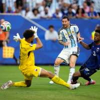 Messi and Argentina beat Cape Verde 3-2 in extra time thriller, advancing to World Cup Round of 16
