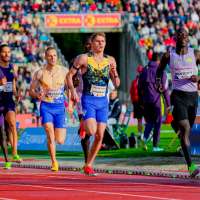 Brandon Miller storms past 17-year-old Cooper Lutkenhaus to win the 800 at Prefontaine Classic