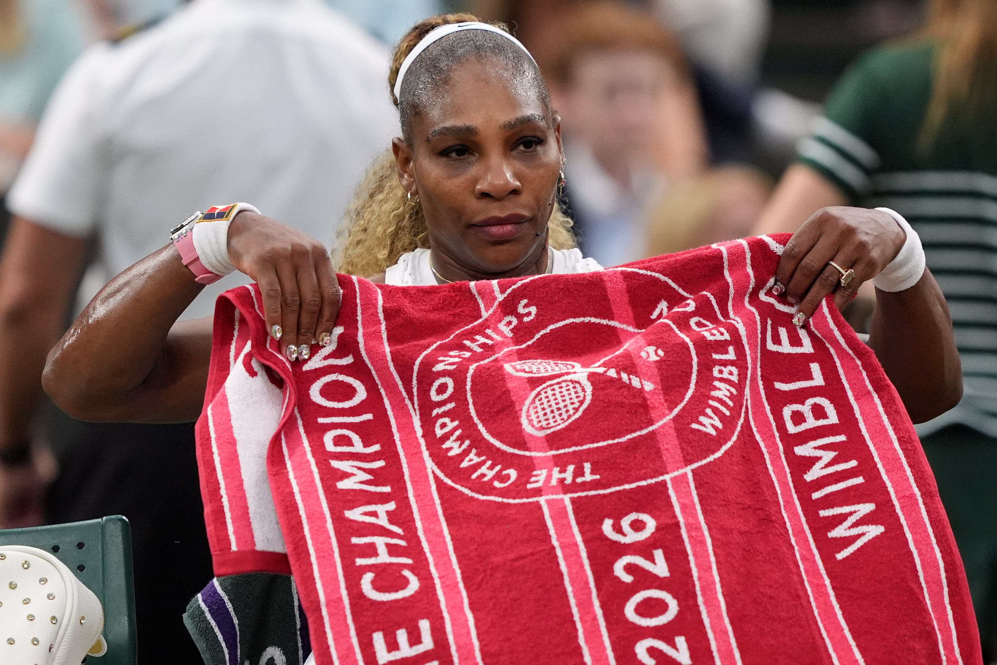 Serena Williams withdraws from doubles match with sister Venus at Wimbledon due to injury