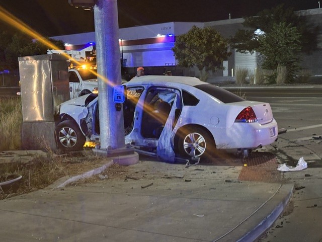 Crash cuts power, injures 4 people in Salt Lake City