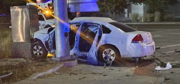 Crash cuts power, injures 4 people in Salt Lake City