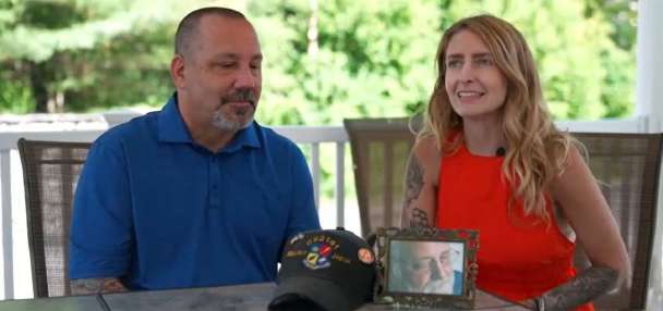 Couple holds wedding in hospital room days before father of bride dies