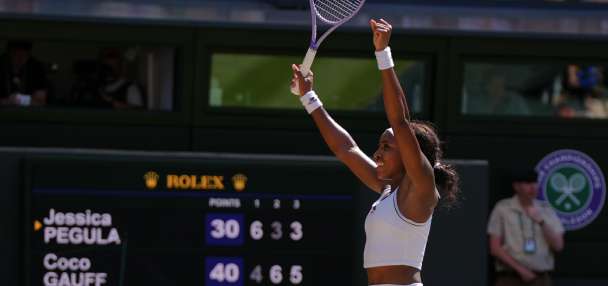 Coco Gauff beats Jessica Pegula to reach Wimbledon semifinals as Jannik Sinner advances in the heat