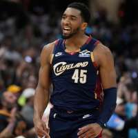 Donovan Mitchell agrees to 4-year, $273 million extension with Cavaliers, AP source says