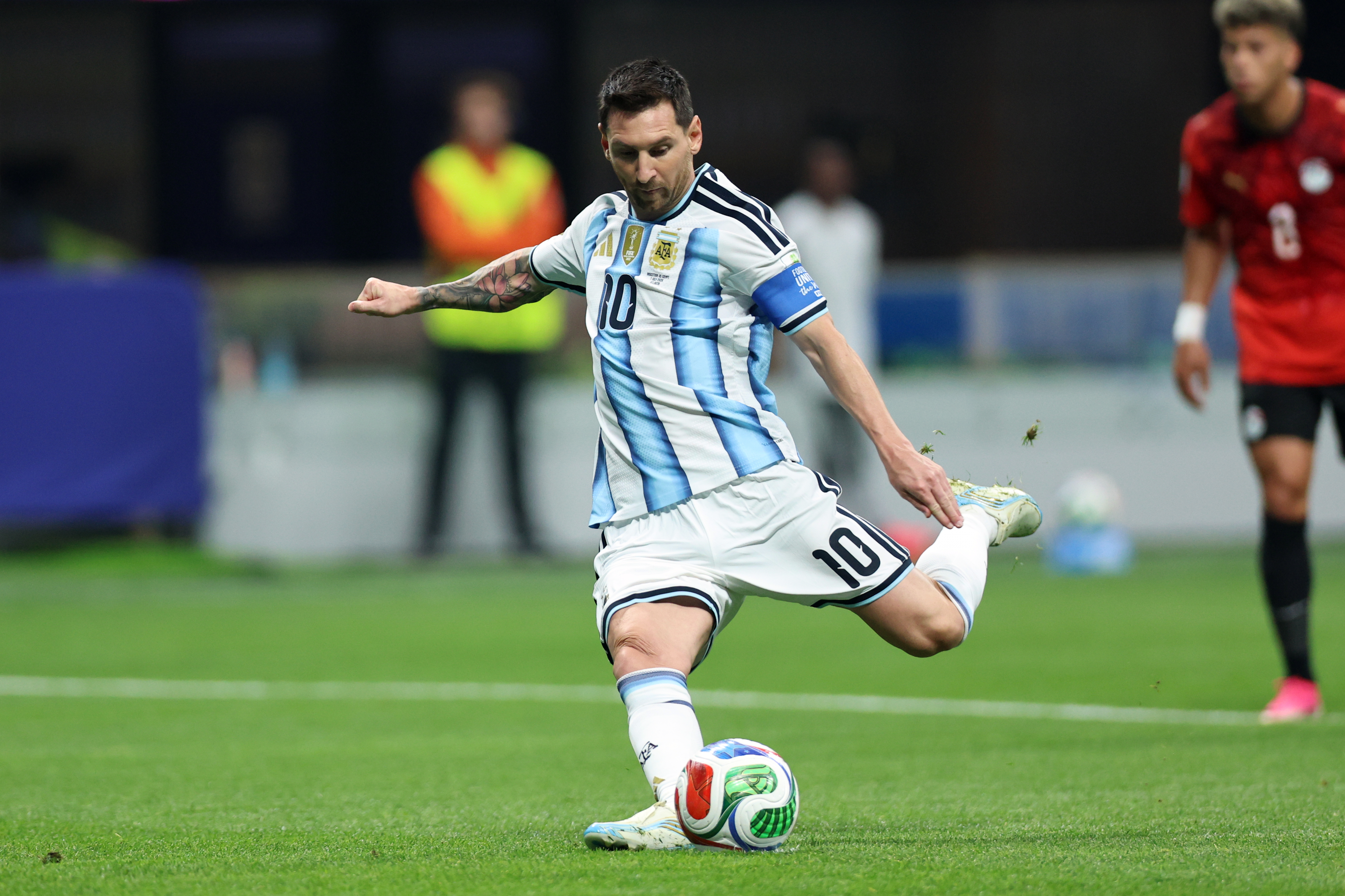Argentina's Lionel Messi shoots a penalty kick and fails to score during the World Cup round of 16 soccer match between Argentina and Egypt in Atlanta, Tuesday, July 7, 2026. 