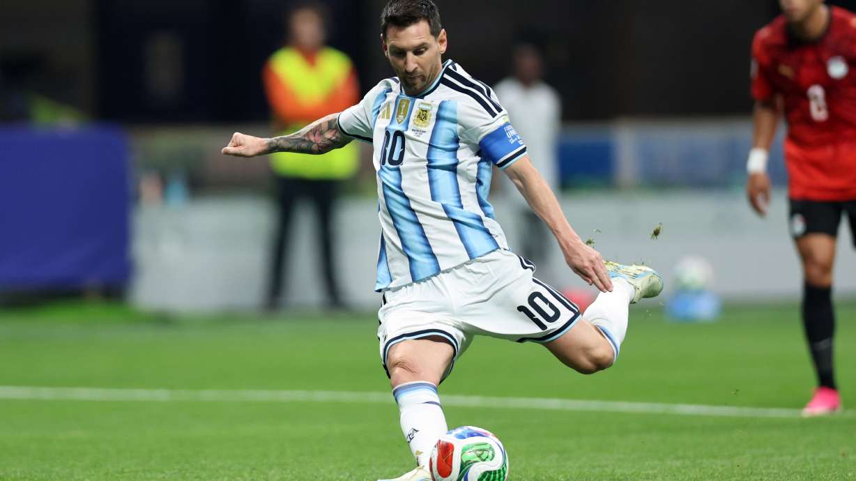 Argentina's Lionel Messi shoots a penalty kick and fails to score during the World Cup round of 16 soccer match between Argentina and Egypt in Atlanta, Tuesday, July 7, 2026.