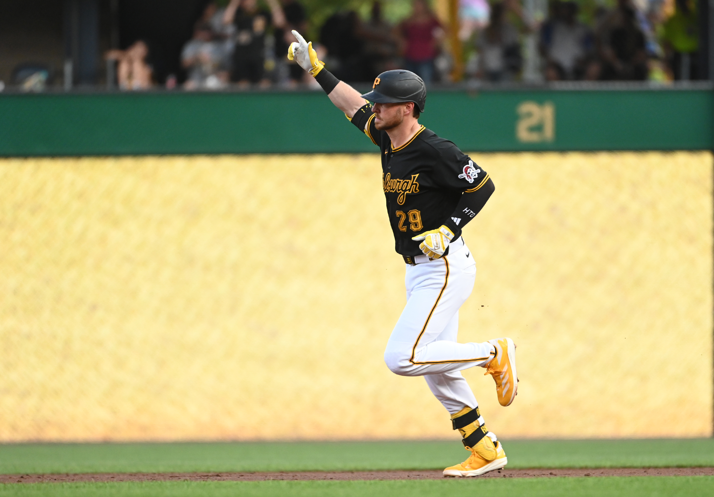 Pirates' Ryan O'Hearn sets club record with 10 RBIs during 3-homer night vs. Braves