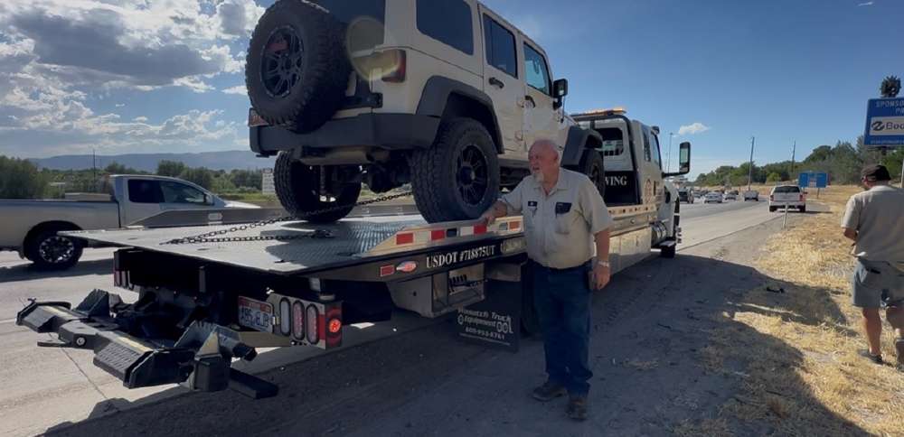 Tow truck driver narrowly escapes serious injury in I-15 hit-and-run