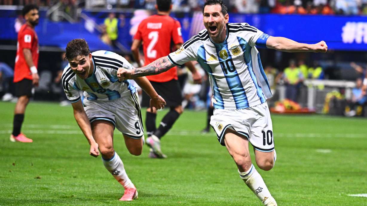 Argentina's Lionel Messi (10) celebrates scoring their second goal during the World Cup round of 16 soccer match between Argentina and Egypt in Atlanta, Tuesday, July 7, 2026.