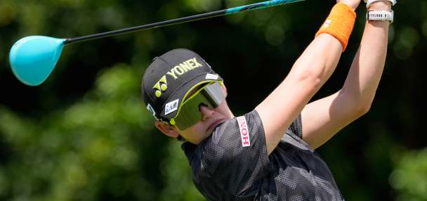 Aki Iwai leads and Nelly Korda struggles in first round at Evian women's major