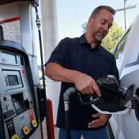 Gas prices are falling. So why aren't Utahns feeling better about the economy?