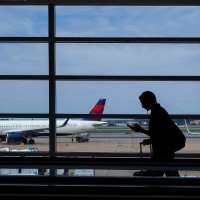 Jet fuel costs have plunged. Here's why Delta says cheaper flights aren't on the way