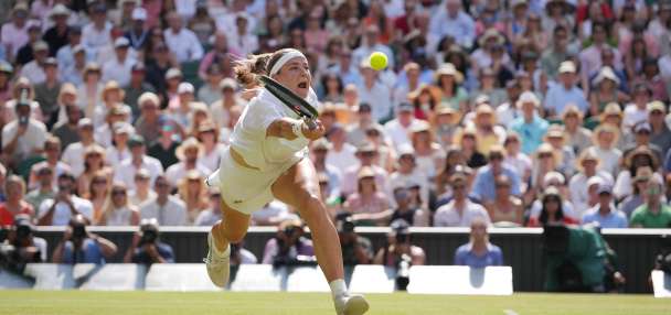 Karolina Muchova plays Linda Noskova in all-Czech final at Wimbledon