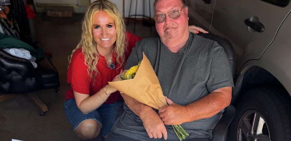 Utah woman's viral video helps raise more than $174K for Navy veteran she spotted at airport